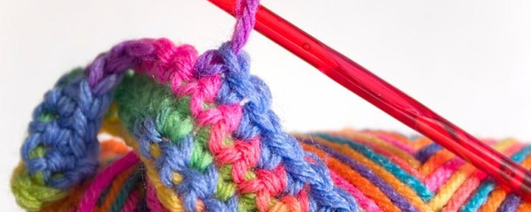 Косы с вытянутыми петлями для свитера. Узоры спицами мастер класс видео | Knitting Planet