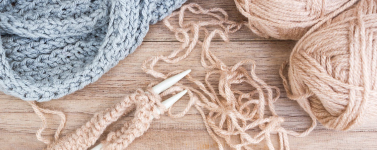 Вязание V-образного выреза горловины спицами. Декоративное убавление петель спицами | Knitting Planet