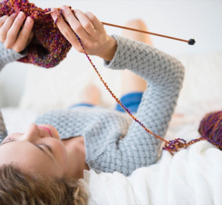 Урок вязания крючком простого узкого ленточного кружева . Вязание для начинающих | Knitting Planet