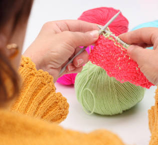 Видео-уроки для начинающих вязать. Уроки вязания спицами для начинающих | Knitting Planet